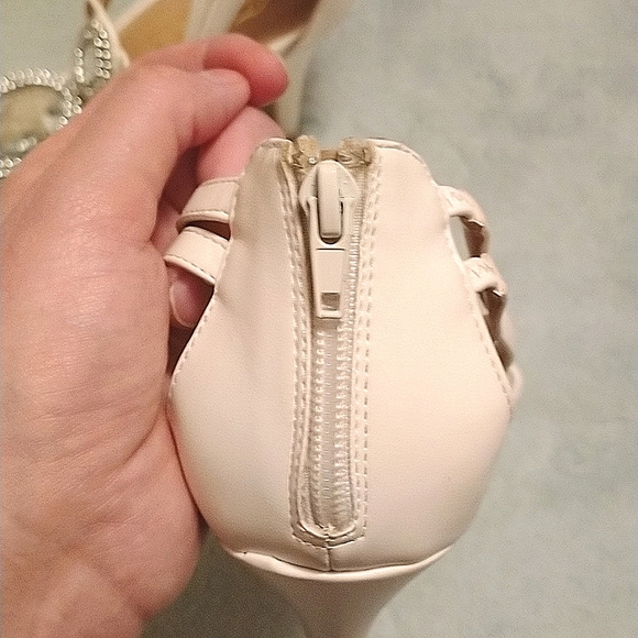 Forever Selected By Paula Abdul White Strappy Heels - Picture 5 of 12